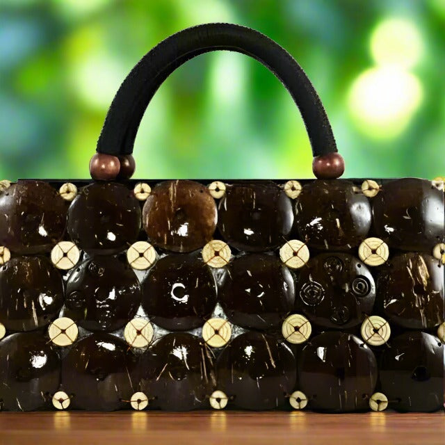 Eco-Chic Coconut Shell Handbag - 100% Handmade - Fashion Meets Sustainability
