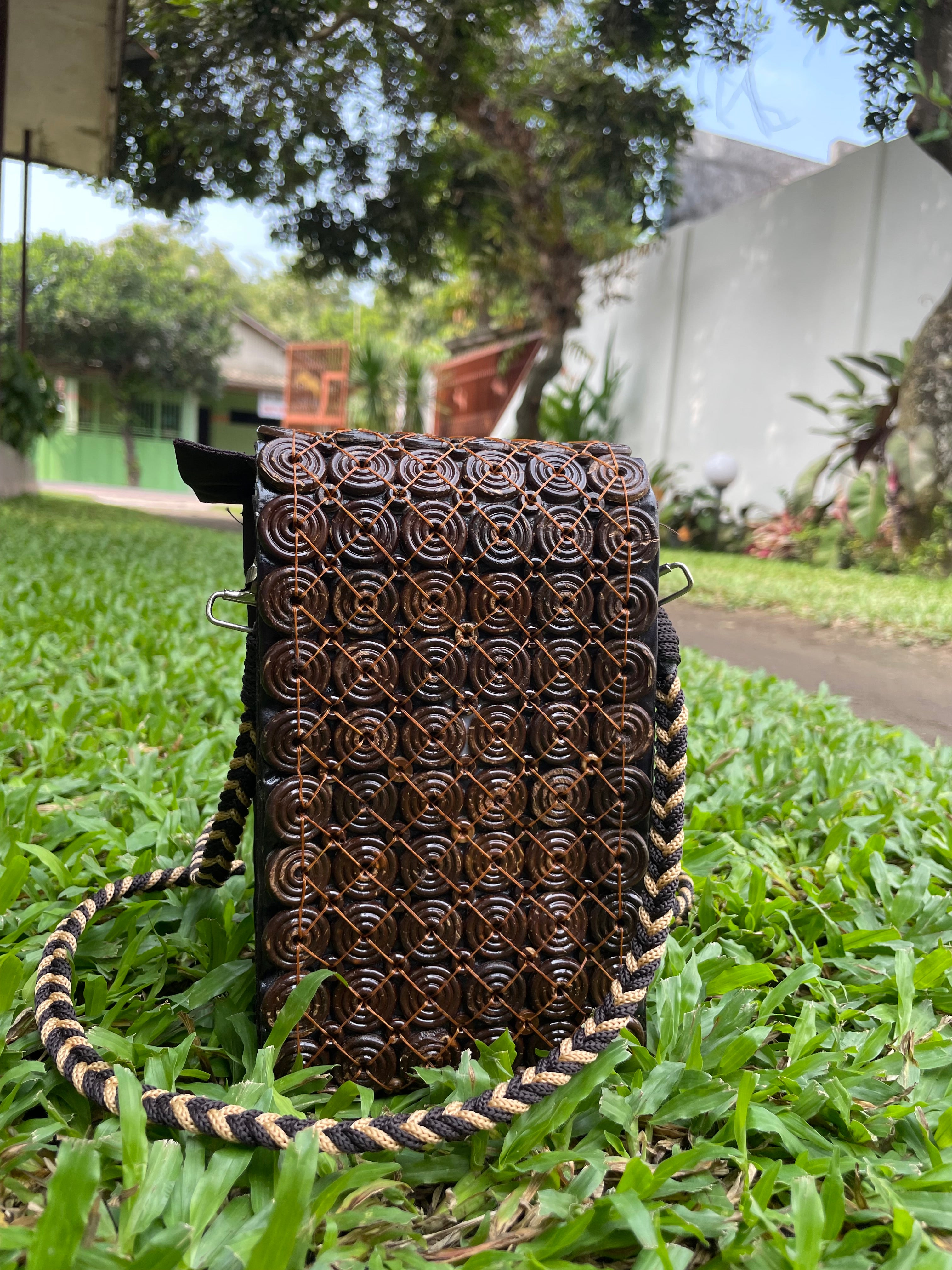 Coconut Shell Bag: Nature's Touch in Your Style