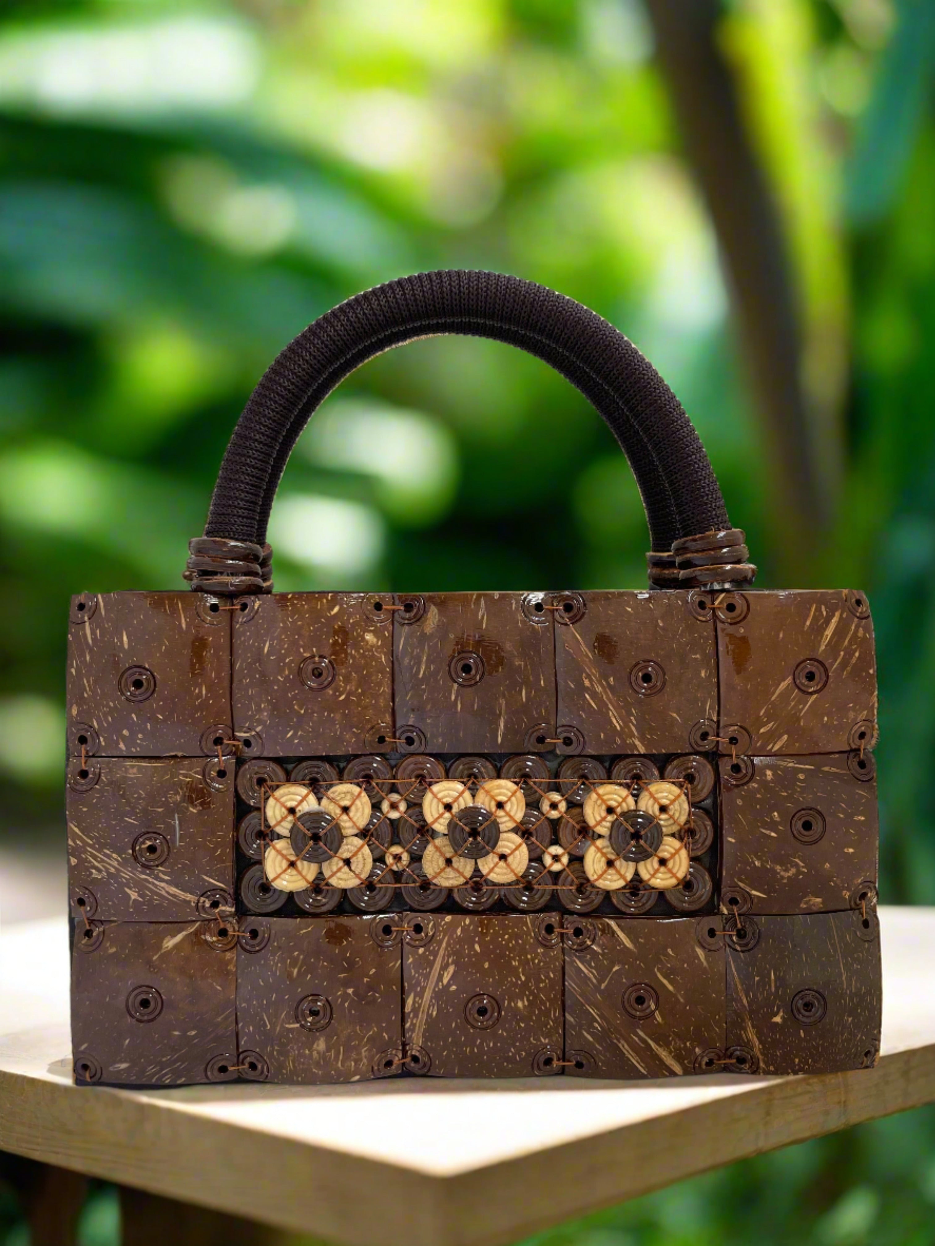 Ethnic Coconut Shell Handbag – Add a Unique Natural Touch to Your Style